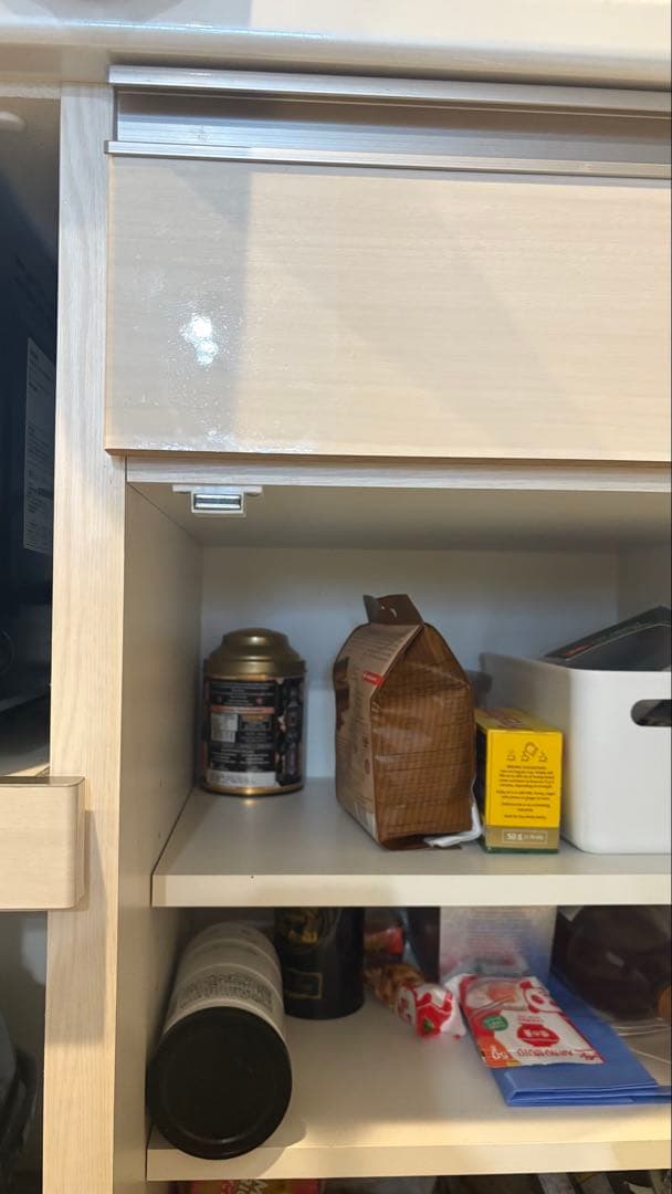 【現地引き渡し】モイス　キッチンボード　食器棚　レンジ台