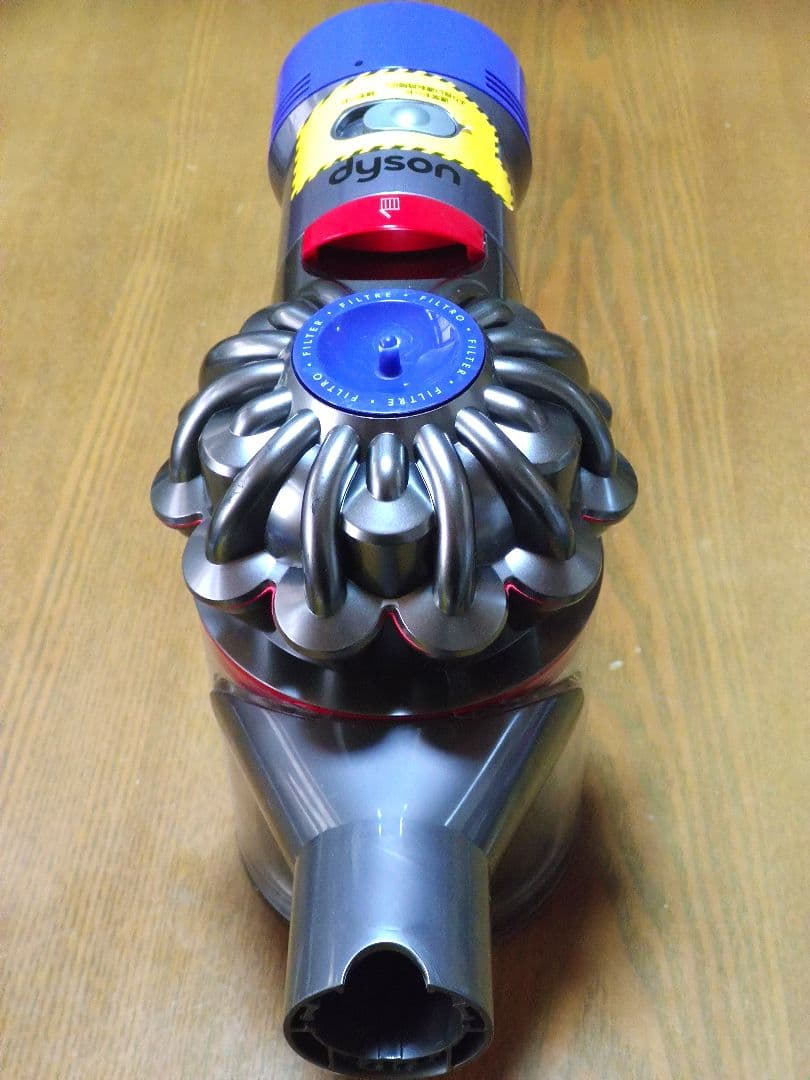 ダイソンV8 SV10掃除機 完全分解清掃済み 動作品 純正バッテリー２つセット