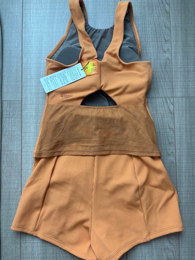 新品タグ付　スピード　speedo セパレート　スイムウェア　L