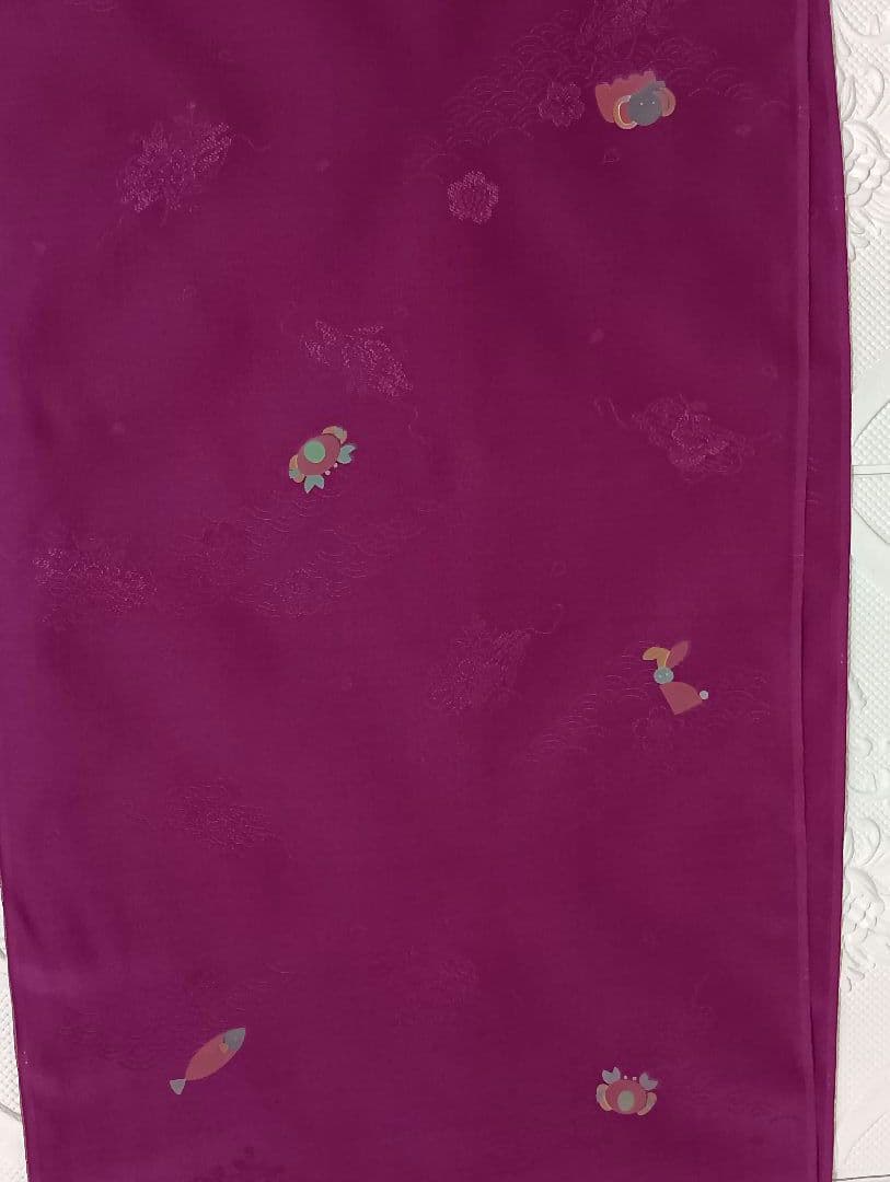 未使用　反物■御襦袢地　赤紫色　正絹　動物　花柄