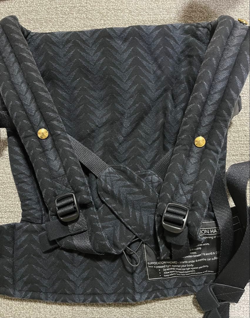 アーティポッペ 抱っこ紐 アローゾロ ザイガイスト ブラック