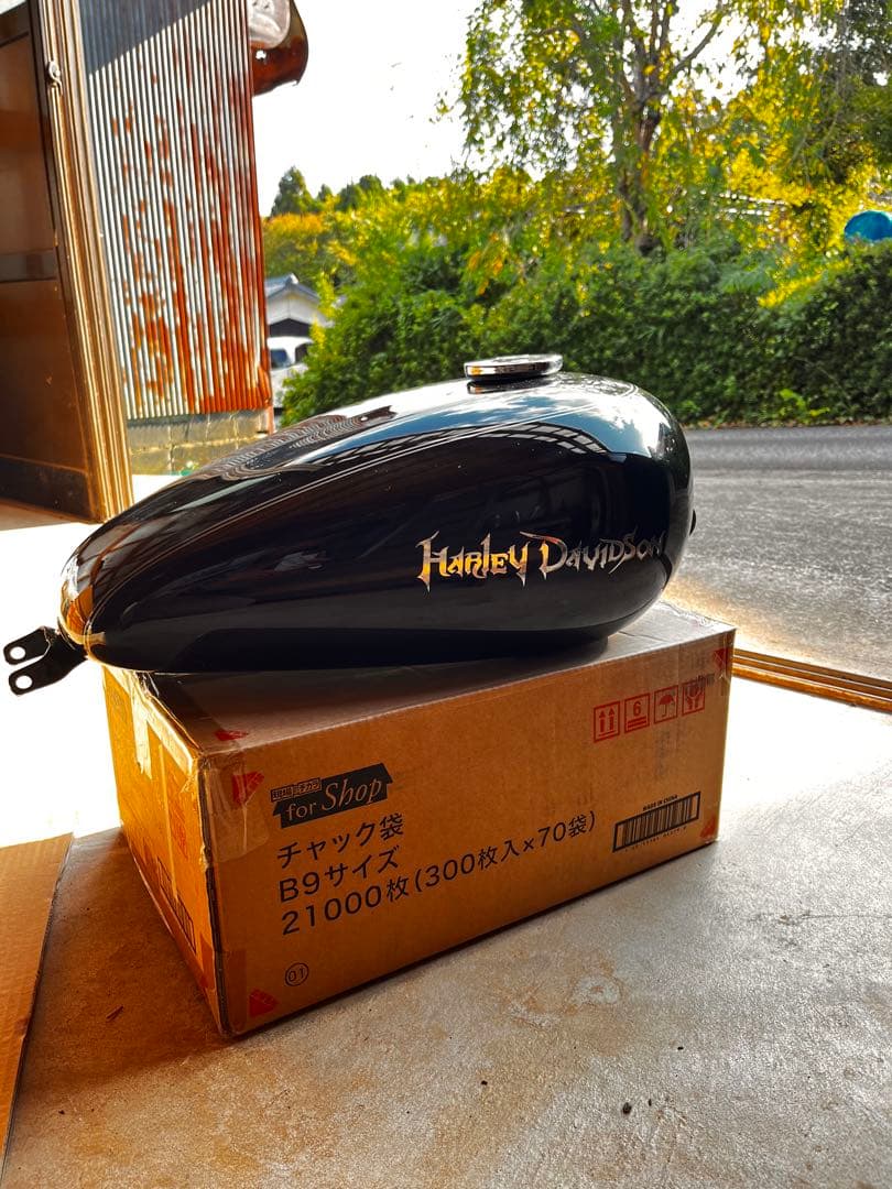 スポーツスター　タンク