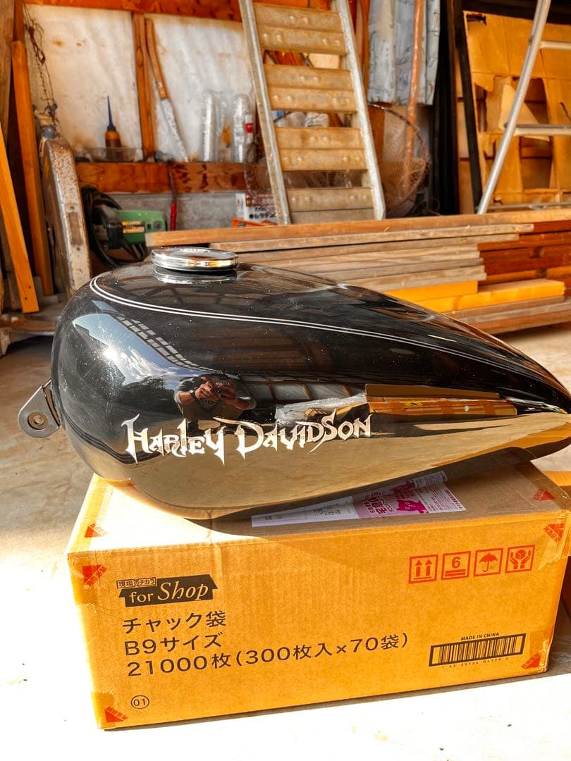 スポーツスター　タンク