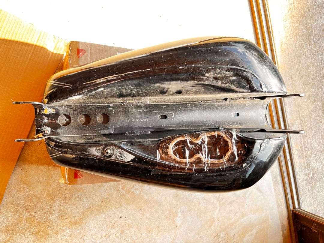 スポーツスター　タンク