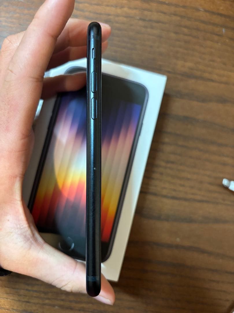 iPhone SE 第3世代 64GB SIMフリー BT86%