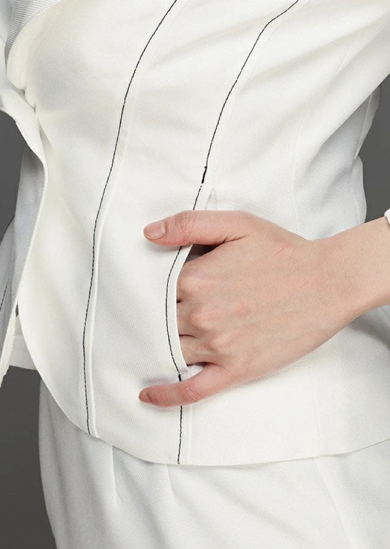 アリエル 新品未使用タグ付き ソブレ SOBRE イベントビジュースーツ