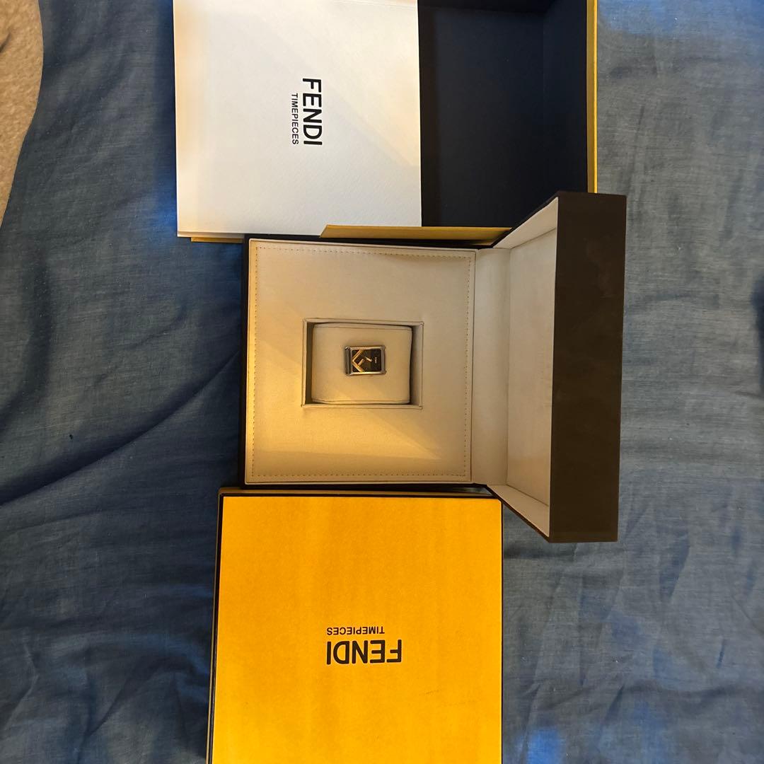 FENDI 時計 ゴールド ブラック 長方形