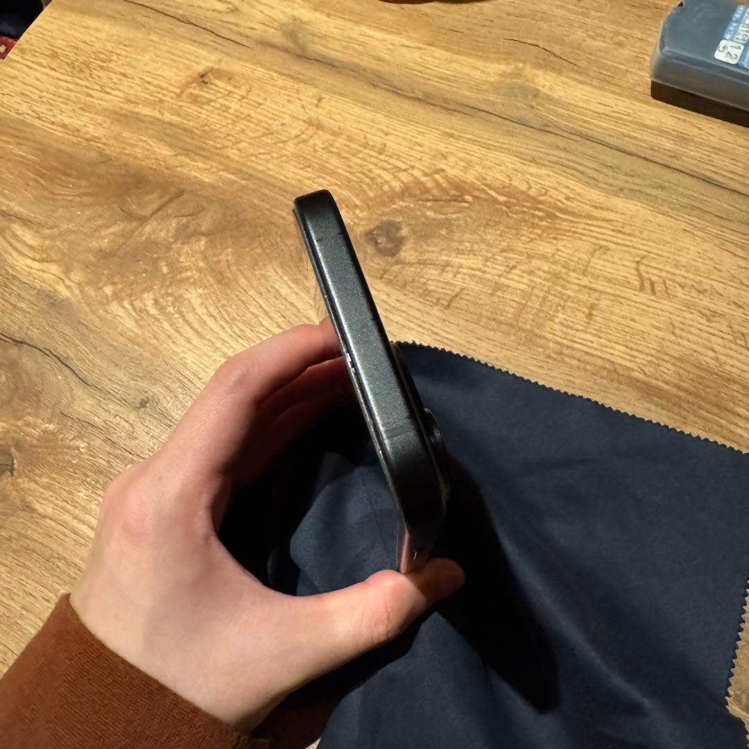 iPhone 15 ブラック 256GB SIMフリー 美品　おまけ付き