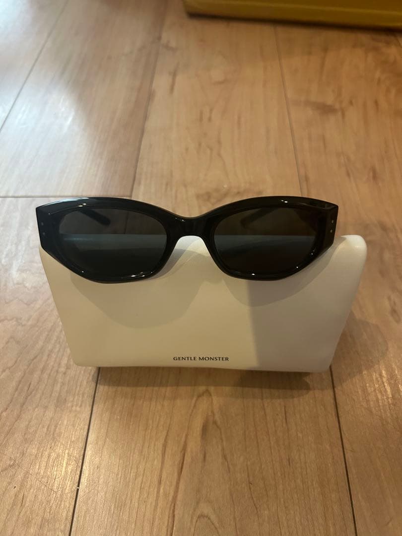 【美品】GENTLE MONSTER Benven 01 ブラックサングラス