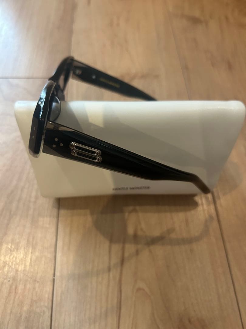 【美品】GENTLE MONSTER Benven 01 ブラックサングラス