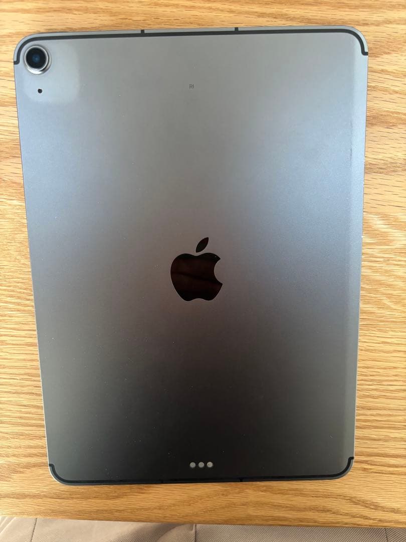 レ*オ様 iPad air 第4世代 256GB セルラーモデル スペースグレー