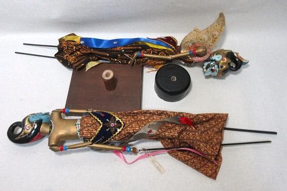 『インドネシア伝統的人形劇 ワヤン・ゴレ』 操り中古人形７体 アンティーク人形