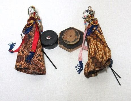 『インドネシア伝統的人形劇 ワヤン・ゴレ』 操り中古人形７体 アンティーク人形