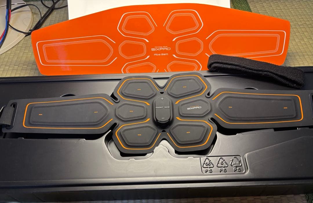 【美品】新品パッド付　シックスパッド　アブズベルト　S/M/L