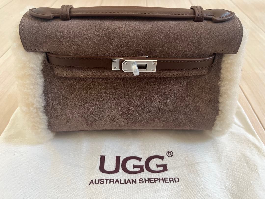 UGG スエードショルダーバッグ
