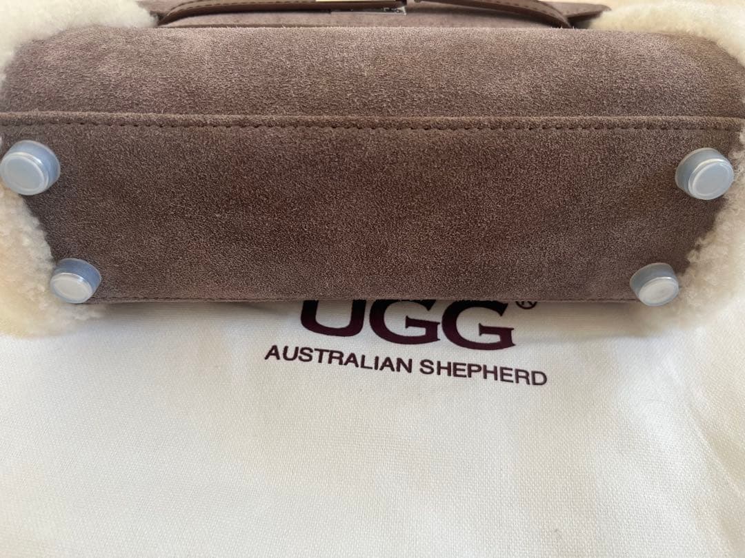 UGG スエードショルダーバッグ
