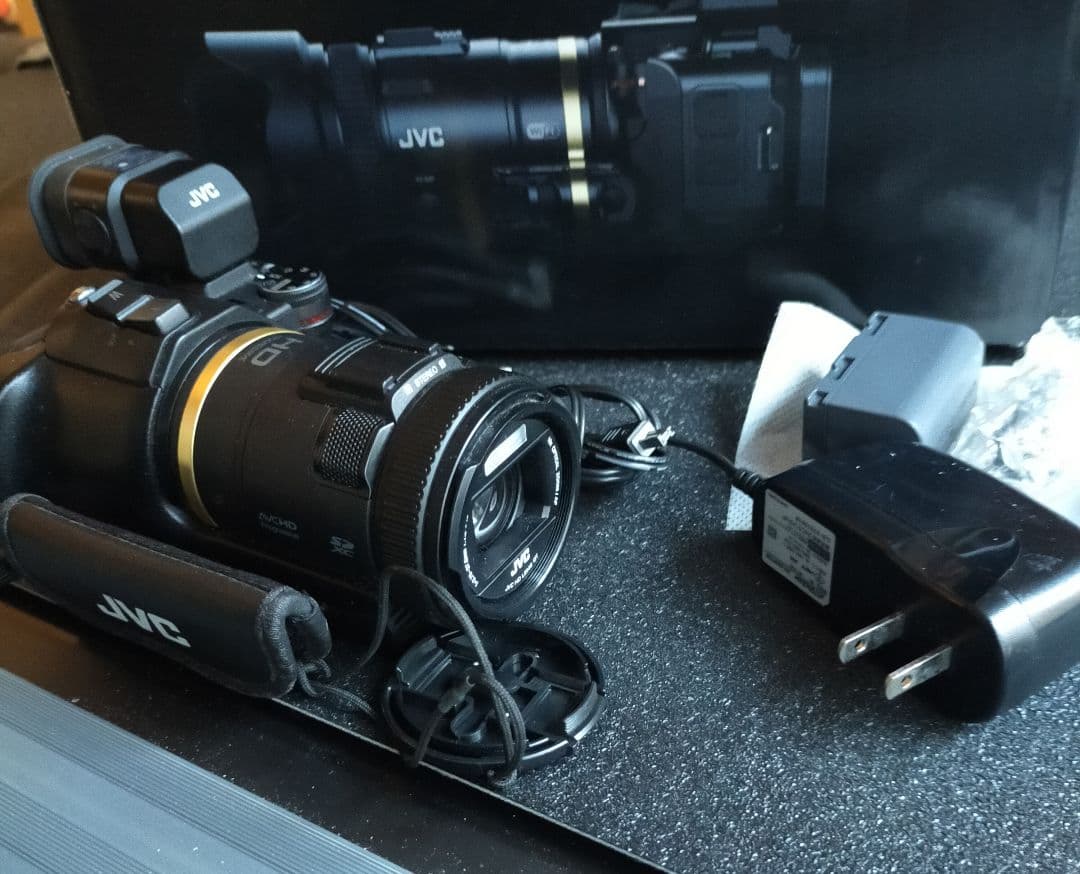 JVC、GC-YJ40ビデオカメラ（動作確認済）