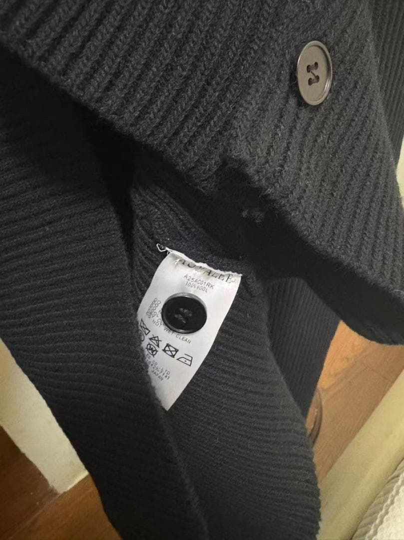 AURALEE ブラックリブ編みカーディガン 5