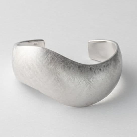 美品★Jouete ジュエッテ バングル シルバーカラー　 太め ボリューム