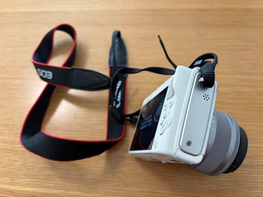 【みみ】CanonEOSM100 ホワイトダブルレンズキット付属品セット