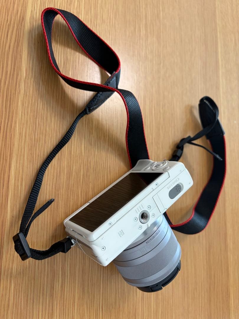 【みみ】CanonEOSM100 ホワイトダブルレンズキット付属品セット