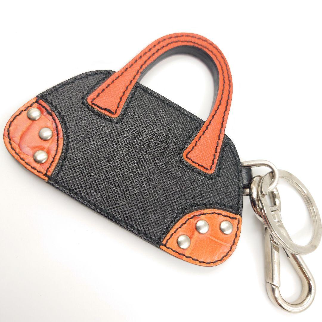 PRADA キーホルダー バッグ型 チャーム 黒 サフィアーノレザー プラダ