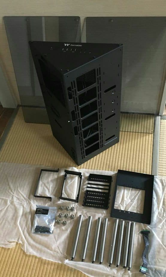 Core P90 TG　オープンフレーム　PCケース　欠品あり