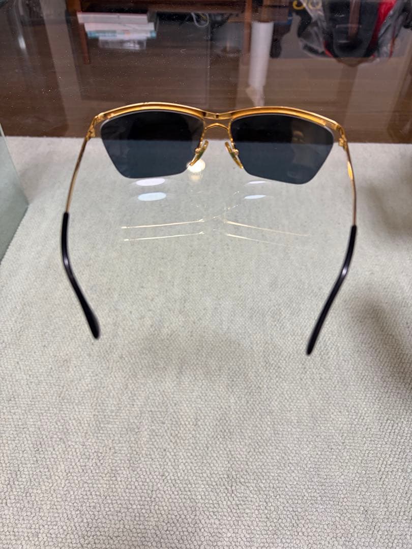 ゴールド/ブラック サングラス ケース付き　POLICE 伊製