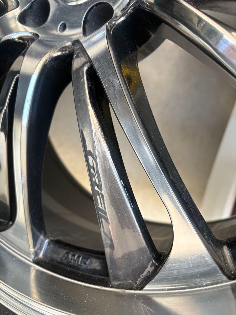 ユタカページレオニス グレイラβ20インチ8.5j p114.3 in35