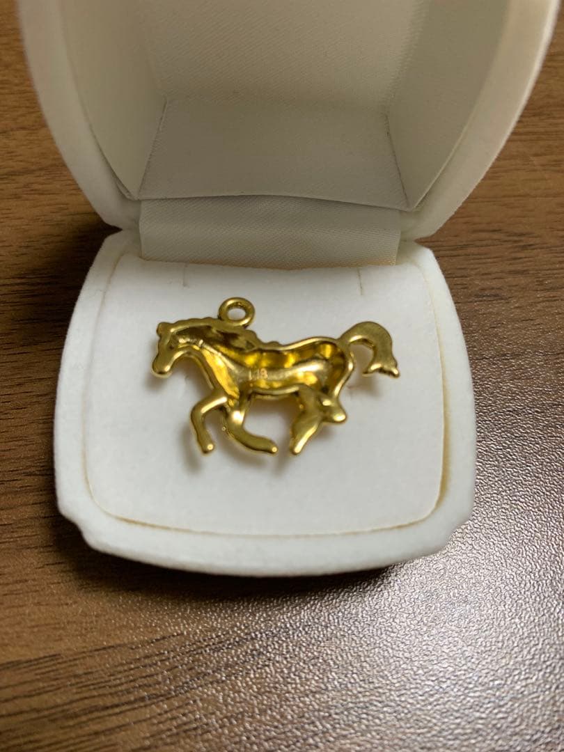 金　馬チャーム