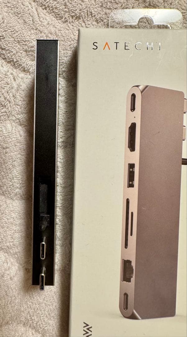 分配器・切替器 Satechi USB-C PRO HUB MAX 8in2