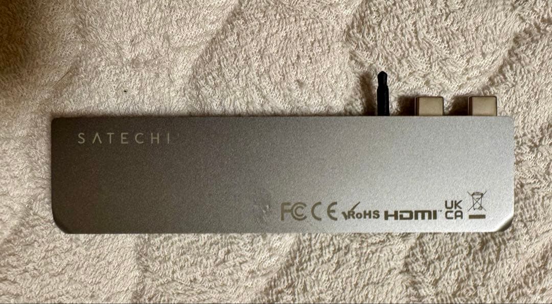 分配器・切替器 Satechi USB-C PRO HUB MAX 8in2