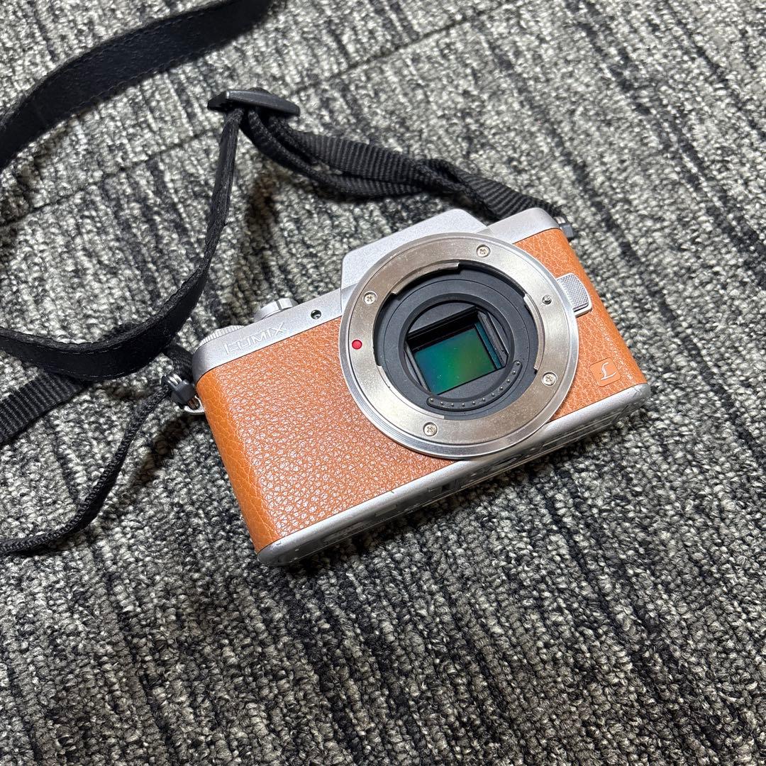 LUMIX DMC-GF7 ミラーレスカメラ オレンジ/シルバー