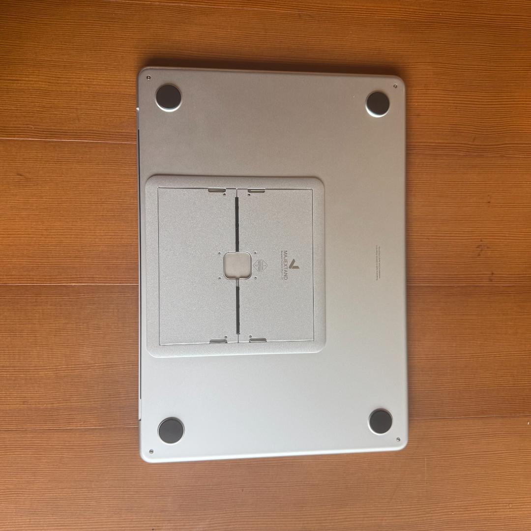 MacBook Air 13' M3 8GB/256GB Majextand付