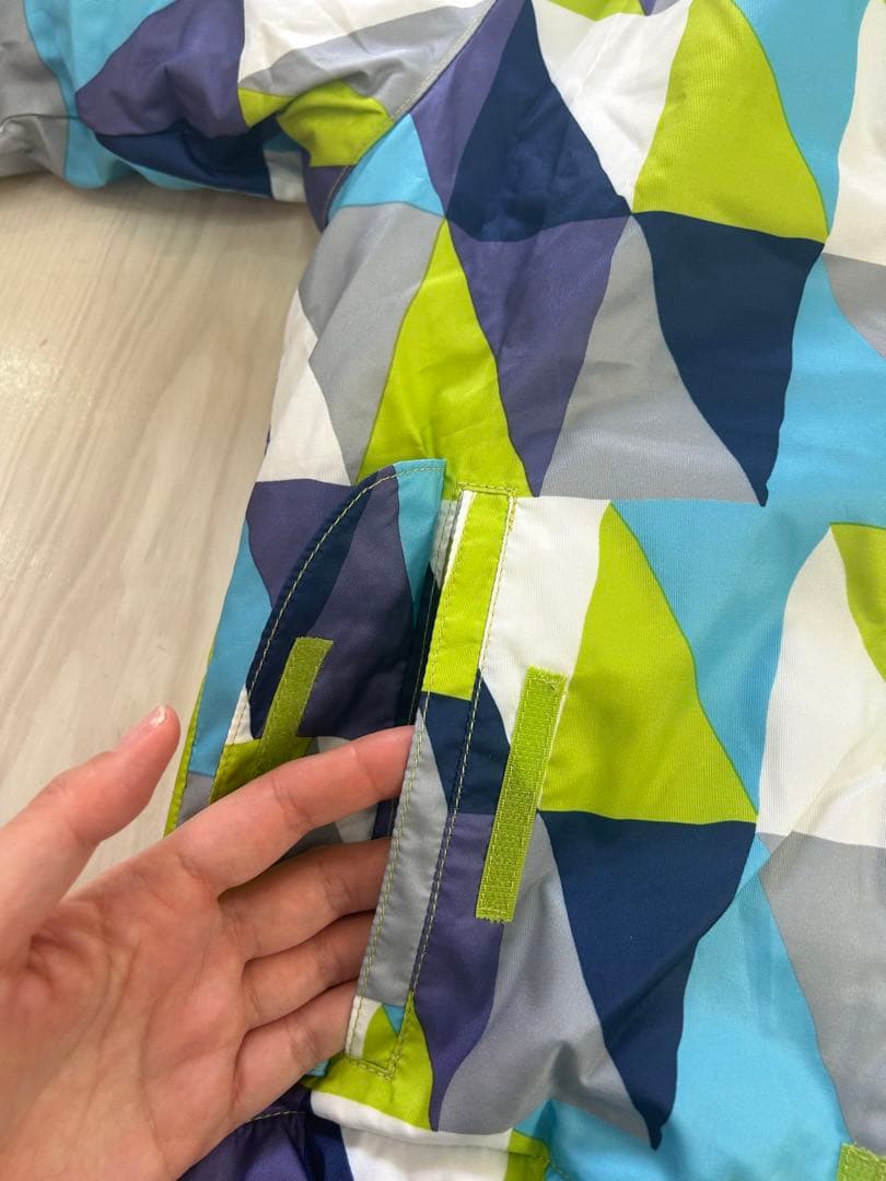 オンヨネ/RESEEDAの子ども用スキーウェア 幾何学模様