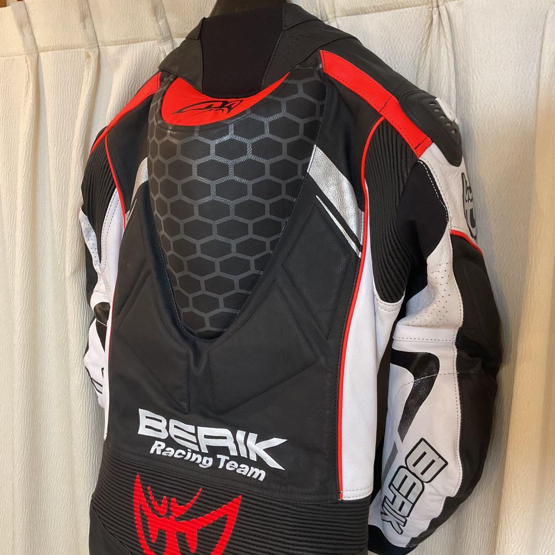 【未使用】BERIK ベリック レーシングスーツ 52サイズ Bk.Wh.Re.