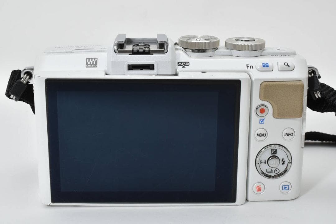 【美品】OLYMPUS PEN Lite E-PL7 14-42㎜ #81
