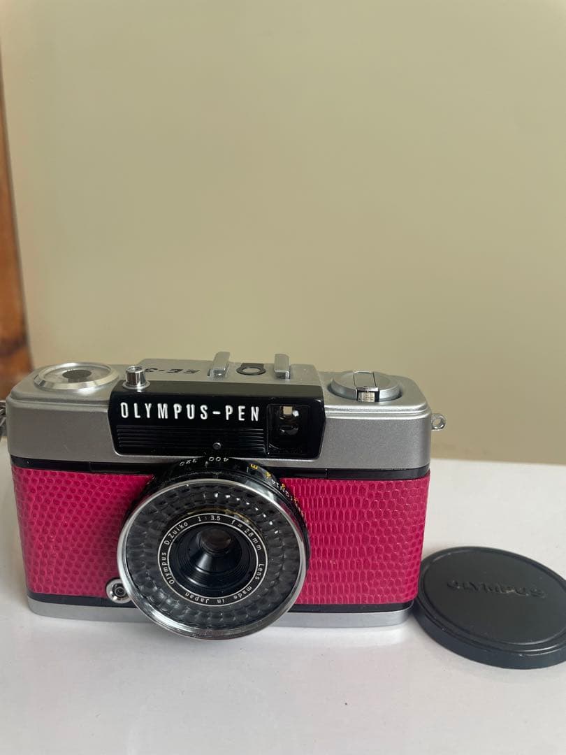 OLYMPUS PEN ピンク コンパクトフィルムカメラ