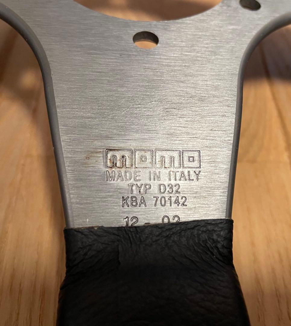 MOMO RACE 32パイ　ステアリング