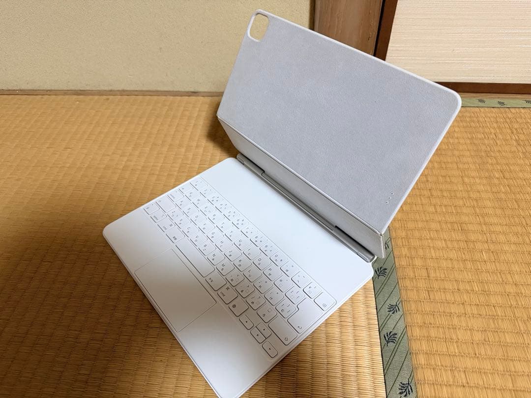 T*r様 「13インチ iPad用 日本語ホワイト MJQL3J/A」