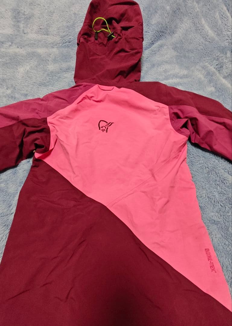 NORRØNA GORE-TEX スノーウエアジャケットとパンツのセット