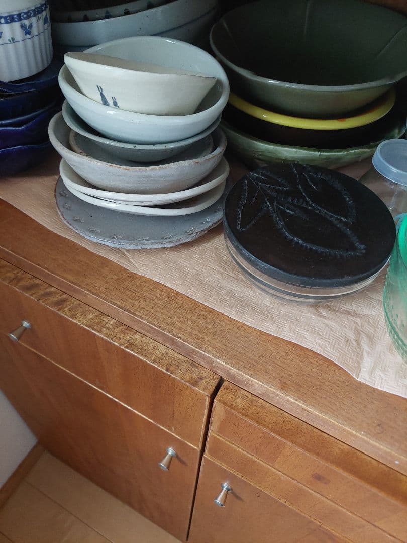 美品 幅115 高級 天然木 食器棚 トレー付き