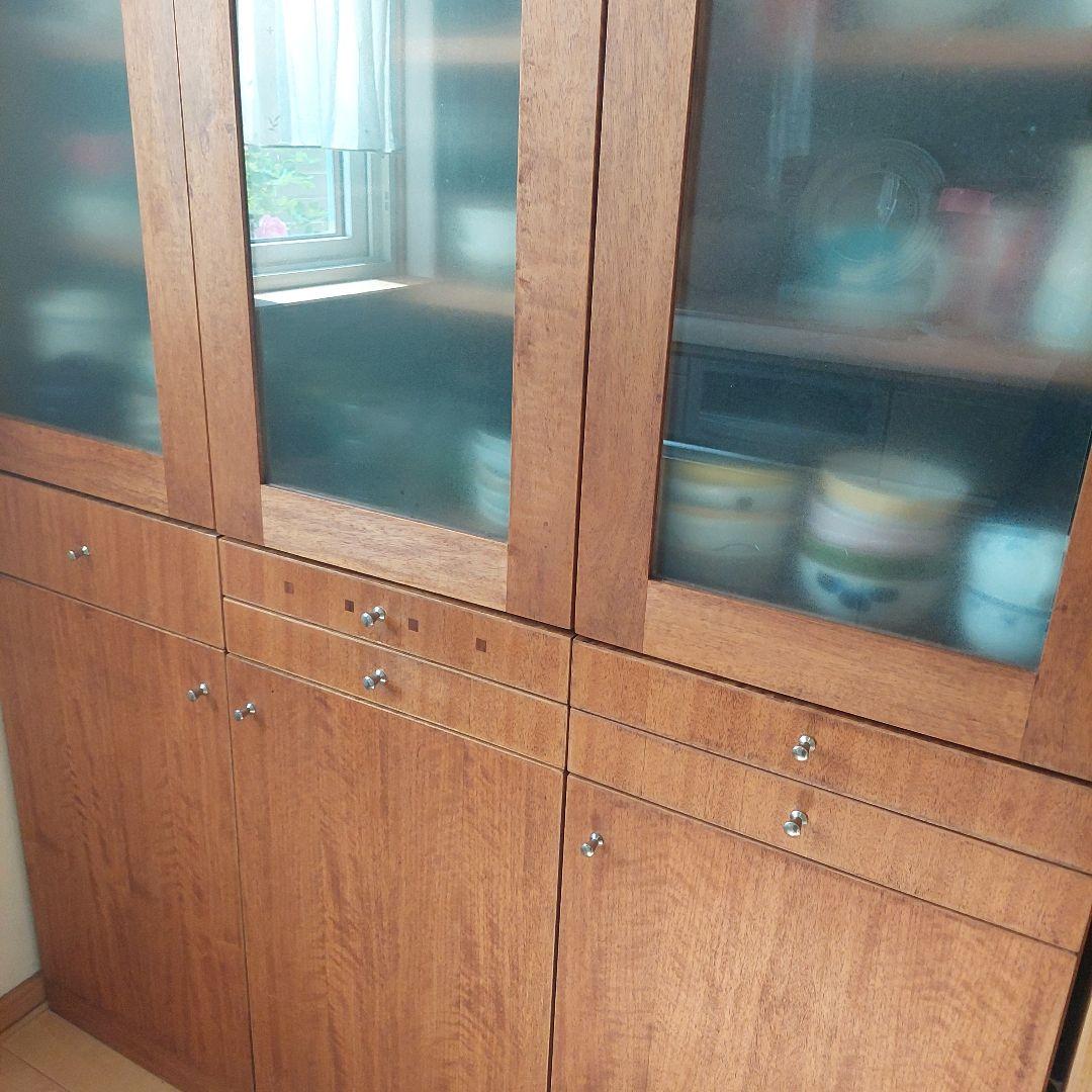 美品 幅115 高級 天然木 食器棚 トレー付き