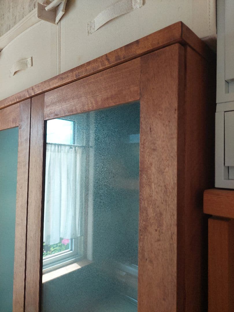 美品 幅115 高級 天然木 食器棚 トレー付き