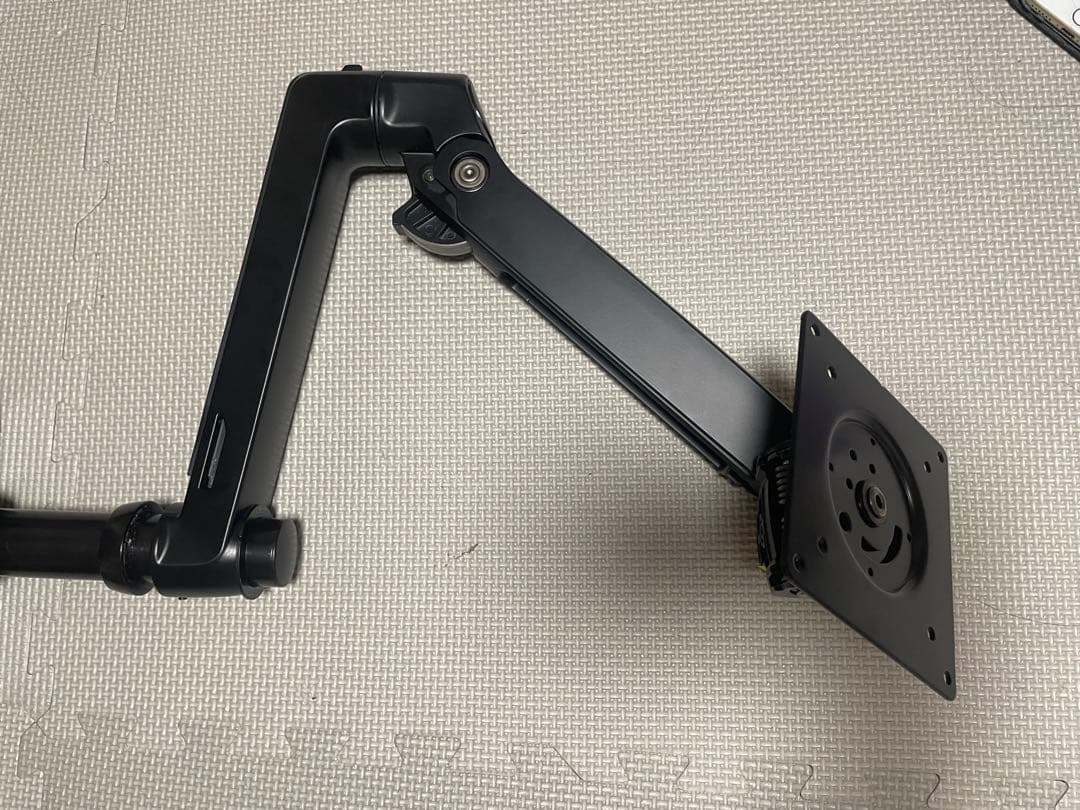 Amazon Basics モニターアーム