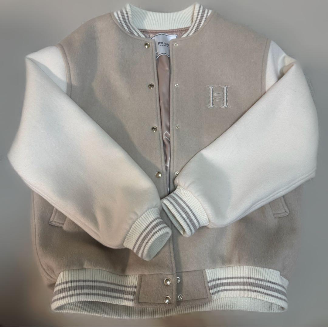 Her lip to￤H Logo Varsity Jacket