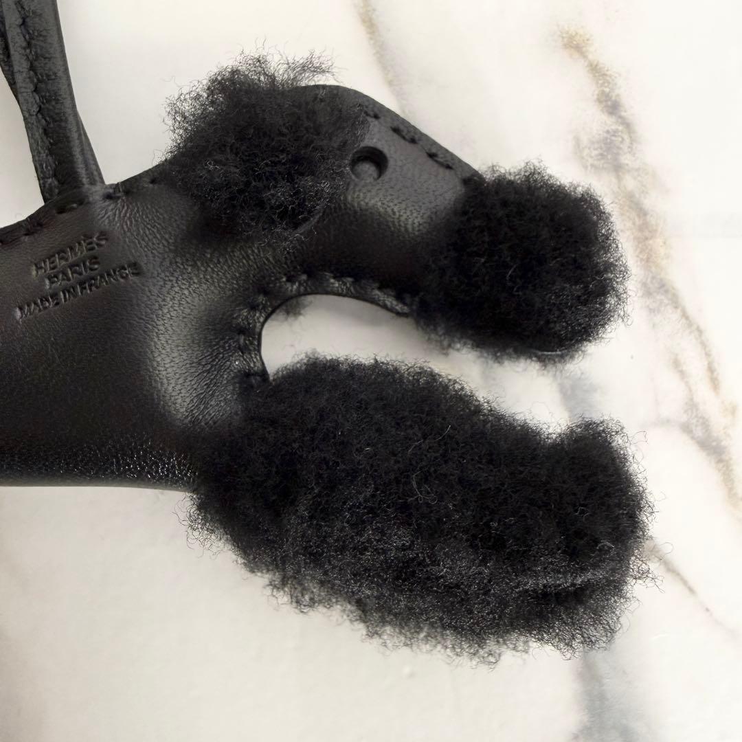 【新品未使用】エルメス バディ チャーム ブラック 黒 ムートン W刻印