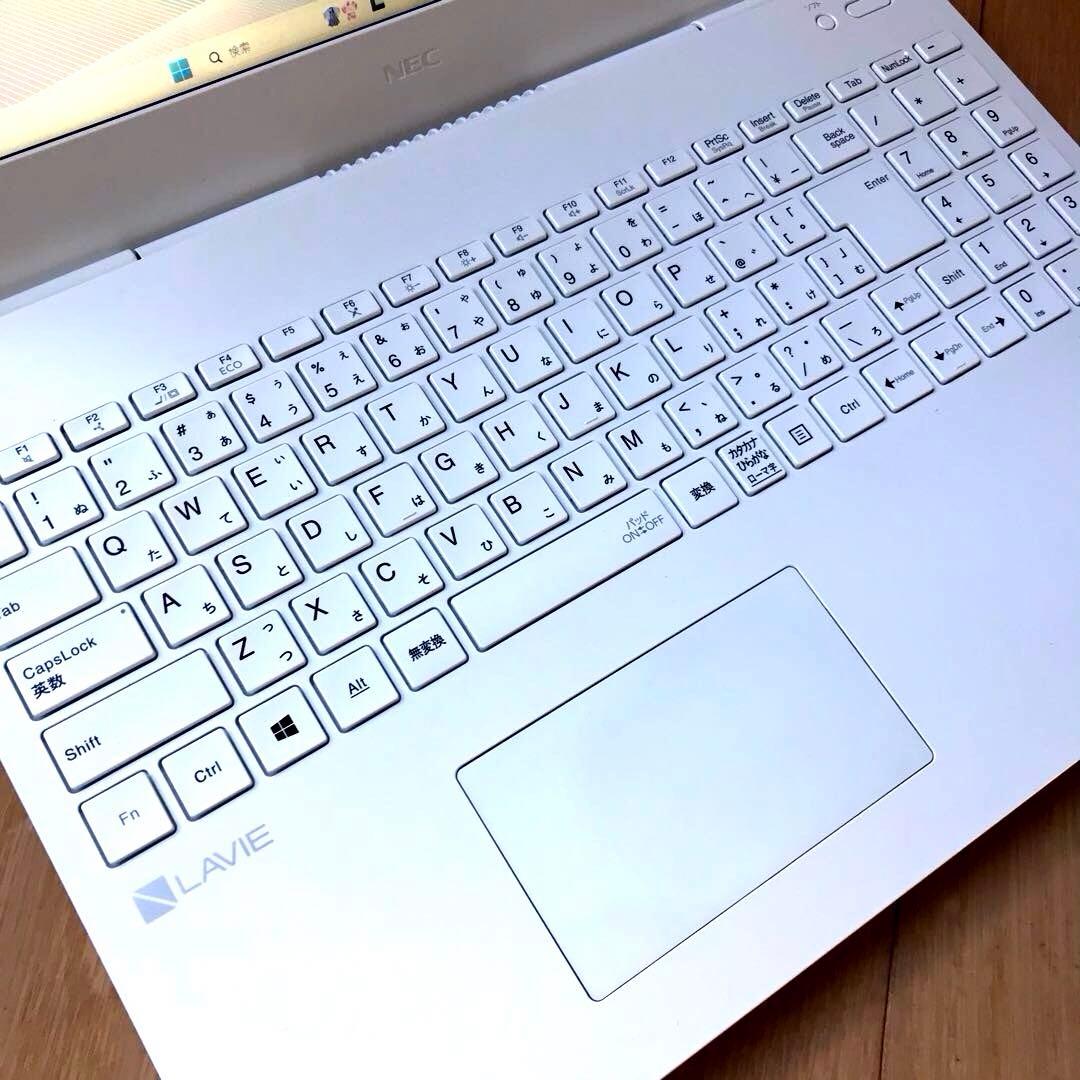 美品 LaVie N1535AKW(新品M.2 NVMe SSD512GB)