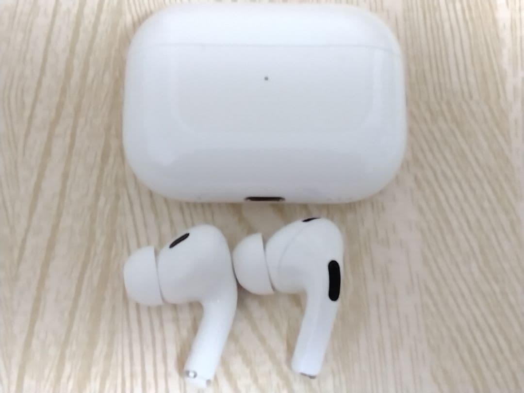 【送料無料】Apple AirPods Pro (第2世代) MQD83J/A