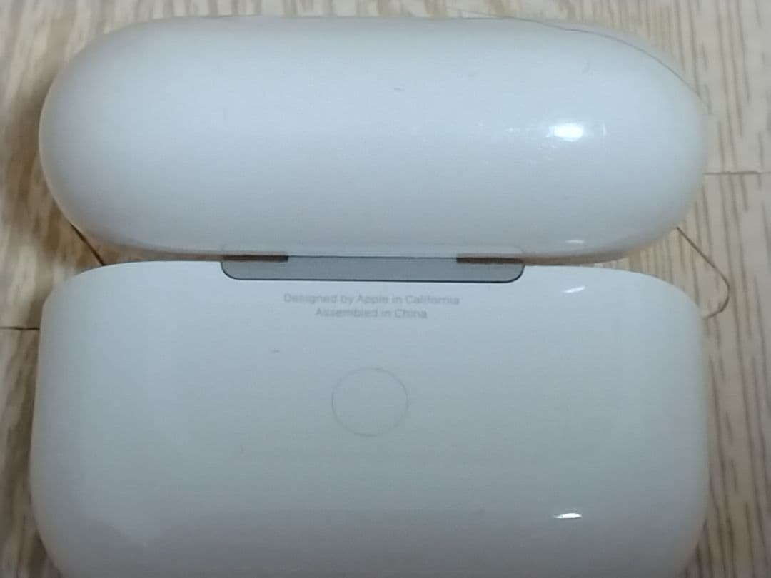 【送料無料】Apple AirPods Pro (第2世代) MQD83J/A